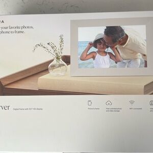 Aura Carver Smart Digital Frame - White